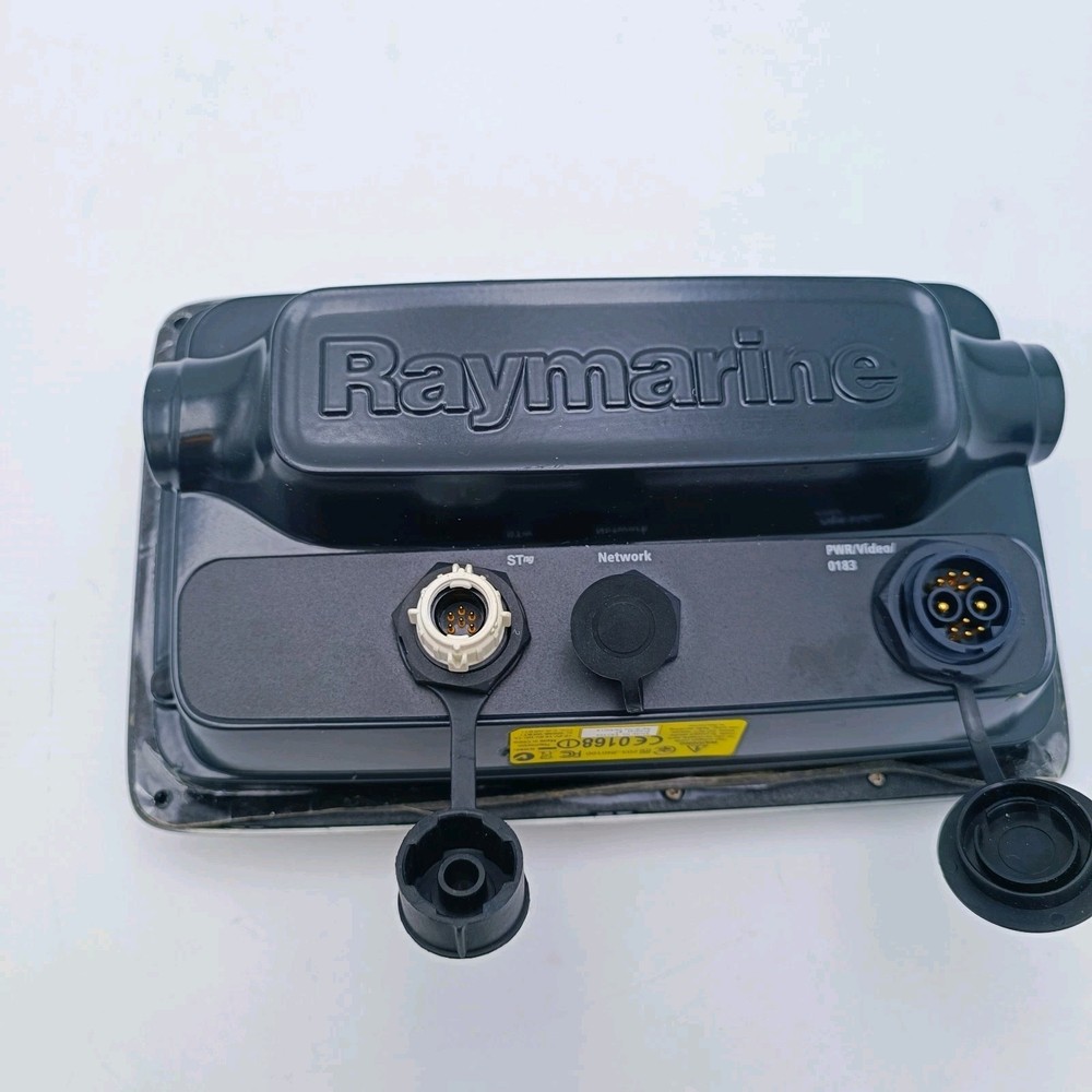 Raymarine e7 HybridTouch Chartplotter MFD Display E62354 SeaTalkNG GPS Radar