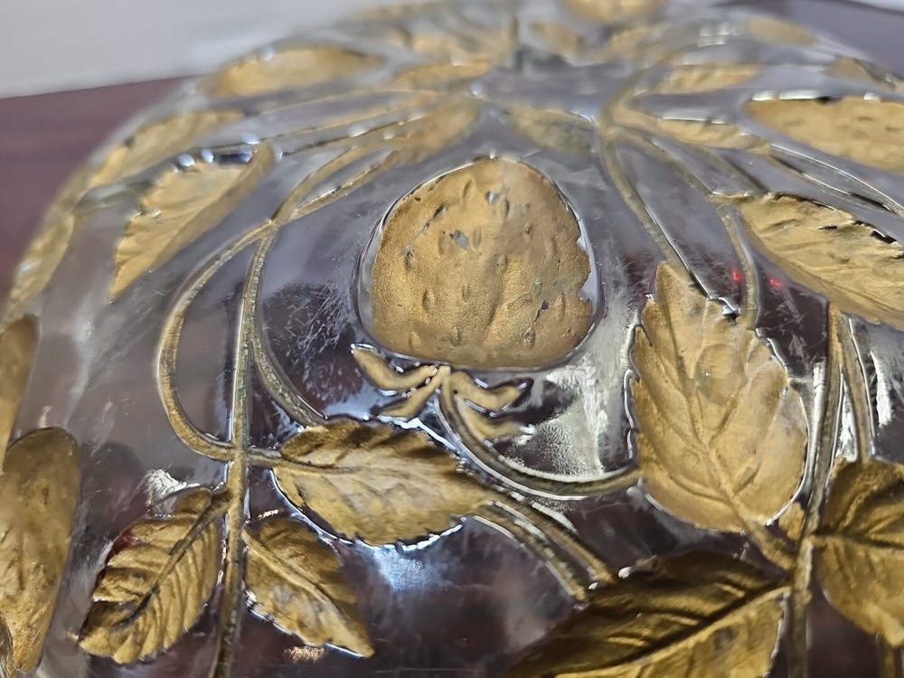 Carnival glass Grape Vine Wreath ICS bowl 9"