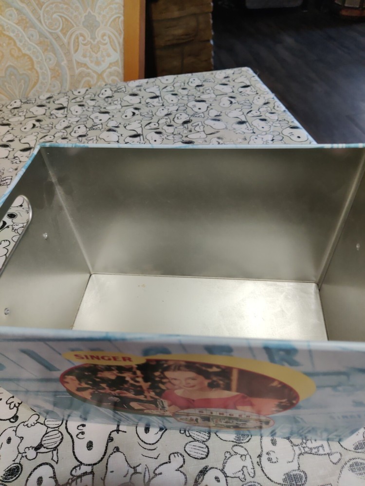 Singer Basket/Tin Storage Bin 2007