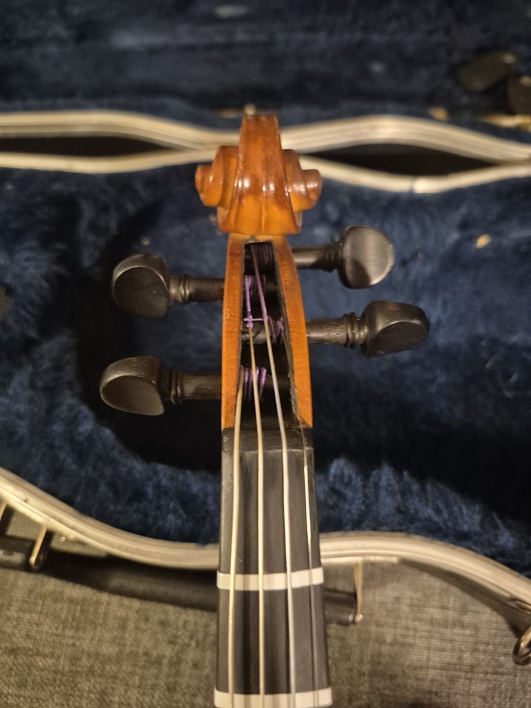 Violin SKB Case with Chin Rest