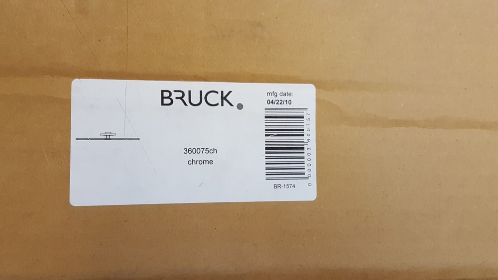 V/A Kit 26 utilizes Bruck versatile 26" track system 360075CH