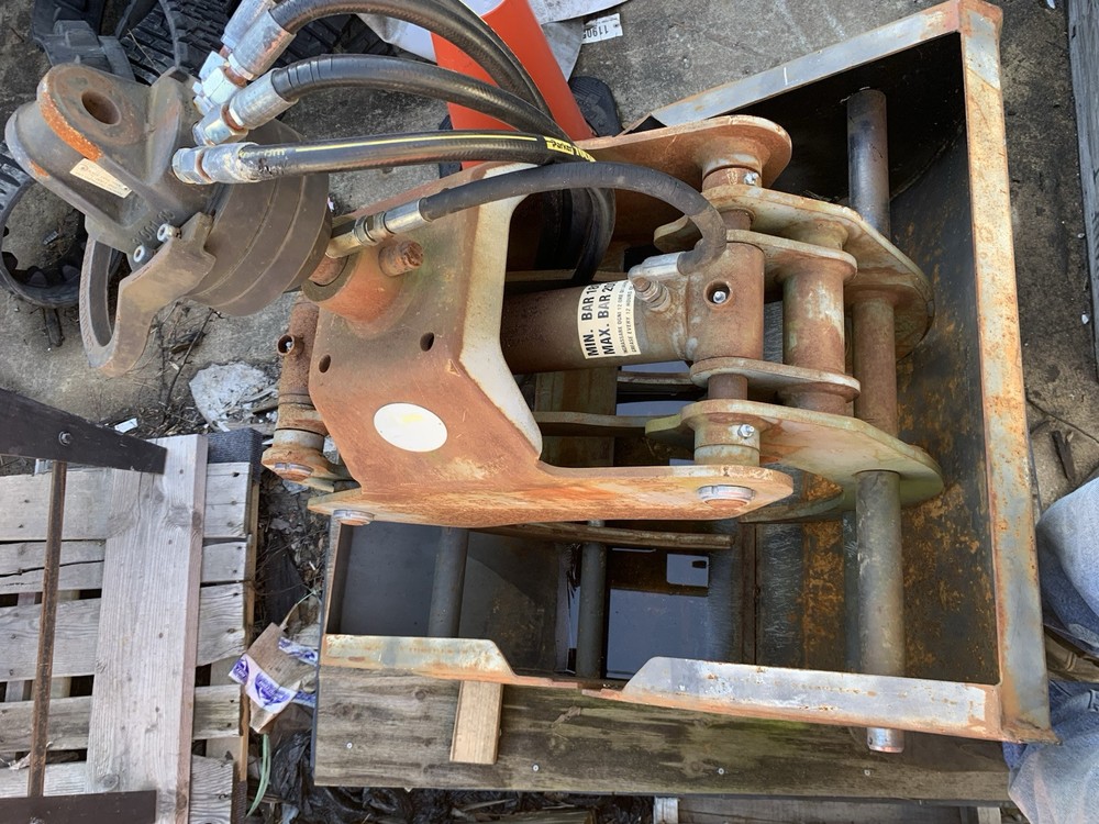 Mini Skid Steer or Dingo Log Grapple HD Hydraulic Rotation