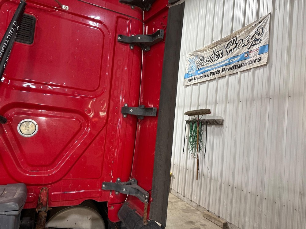 2012-2026 Freightliner CASCADIA RED Right LOWER Side Fairing/Cab Extender Used