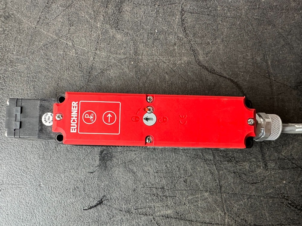 EUCHNER TP4-4141A024M SAFETY SWITCH