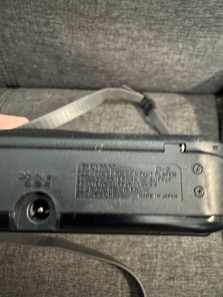 Sony D-2 Discman CD Player - Tested Works