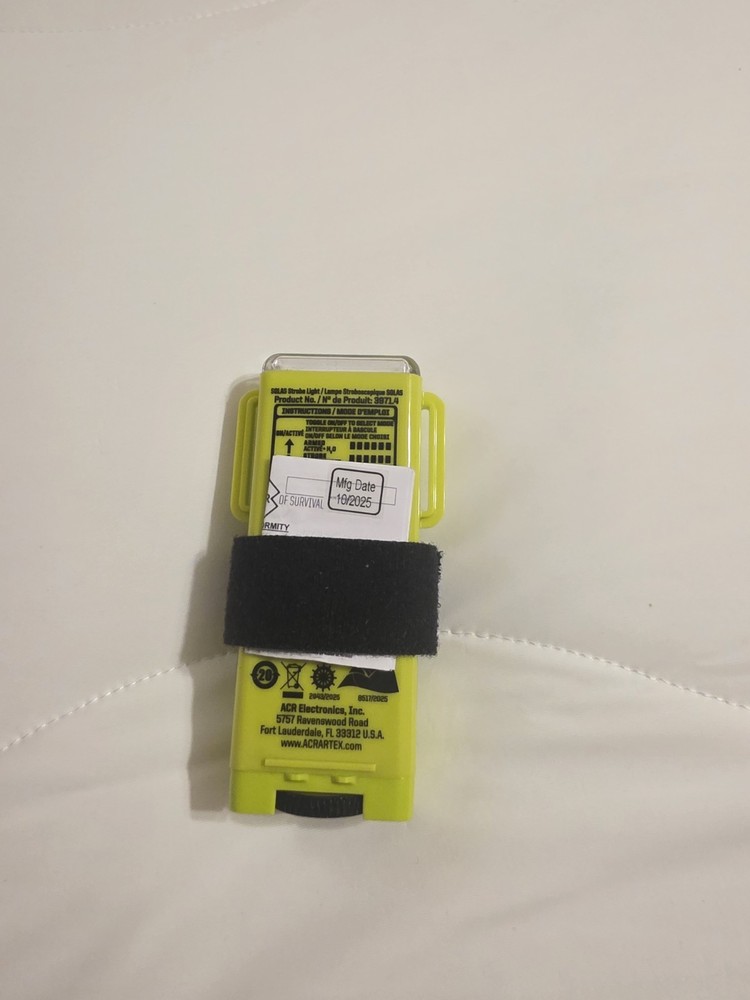 ACR FireFly PRO Waterbug SOLAS Water Activated Emergency Rescue Strobe Light