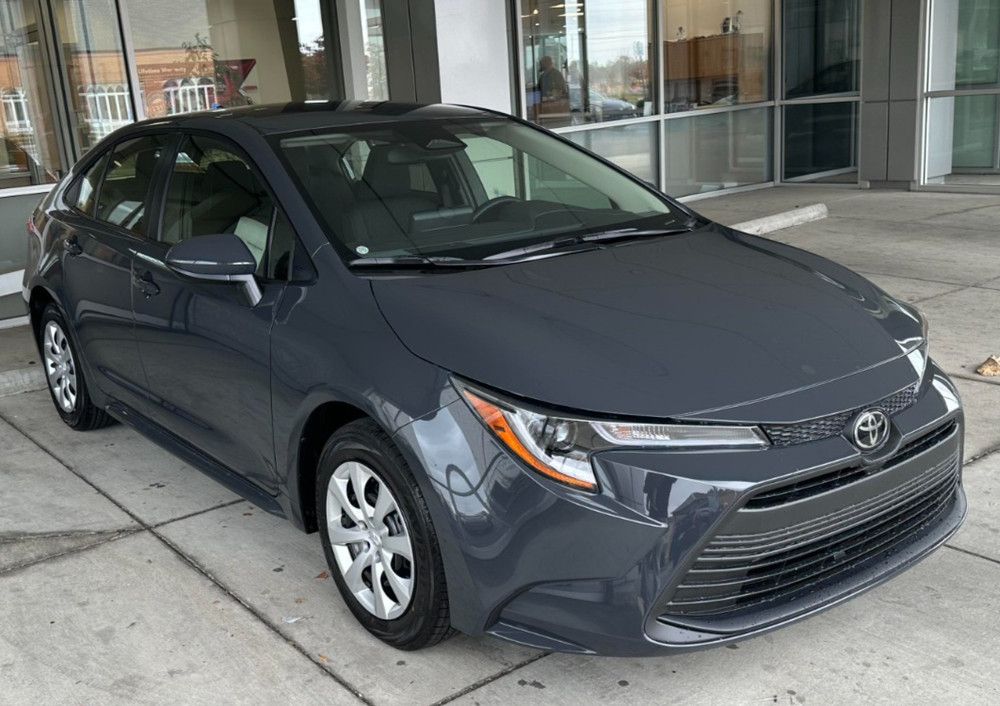 Touch Up Paint for Toyota Corolla with paint code 1L7, Underground.