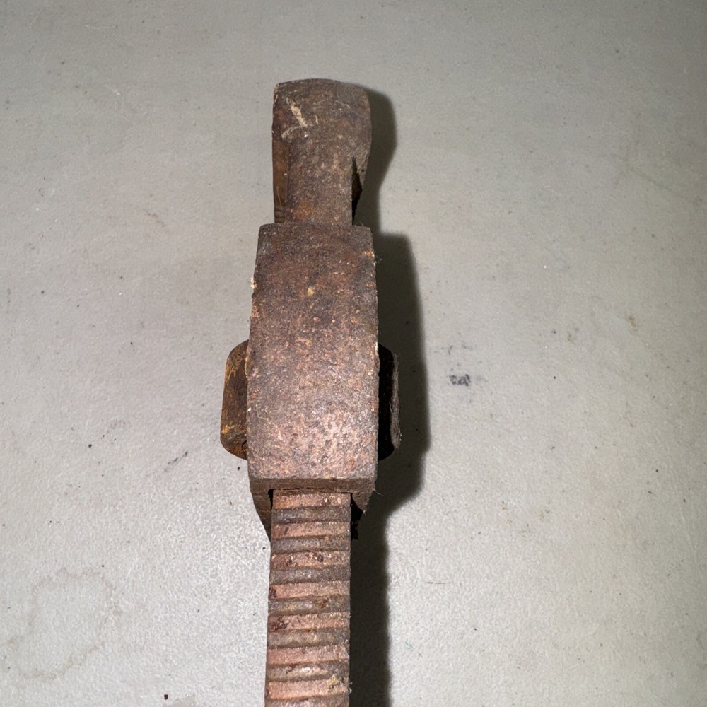 Vintage Unmarked 18" Pipe Wrench