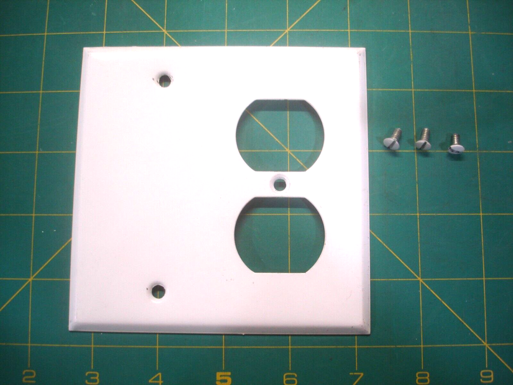 SMOOTH GLOSS WHITE METAL OUTLET COVER