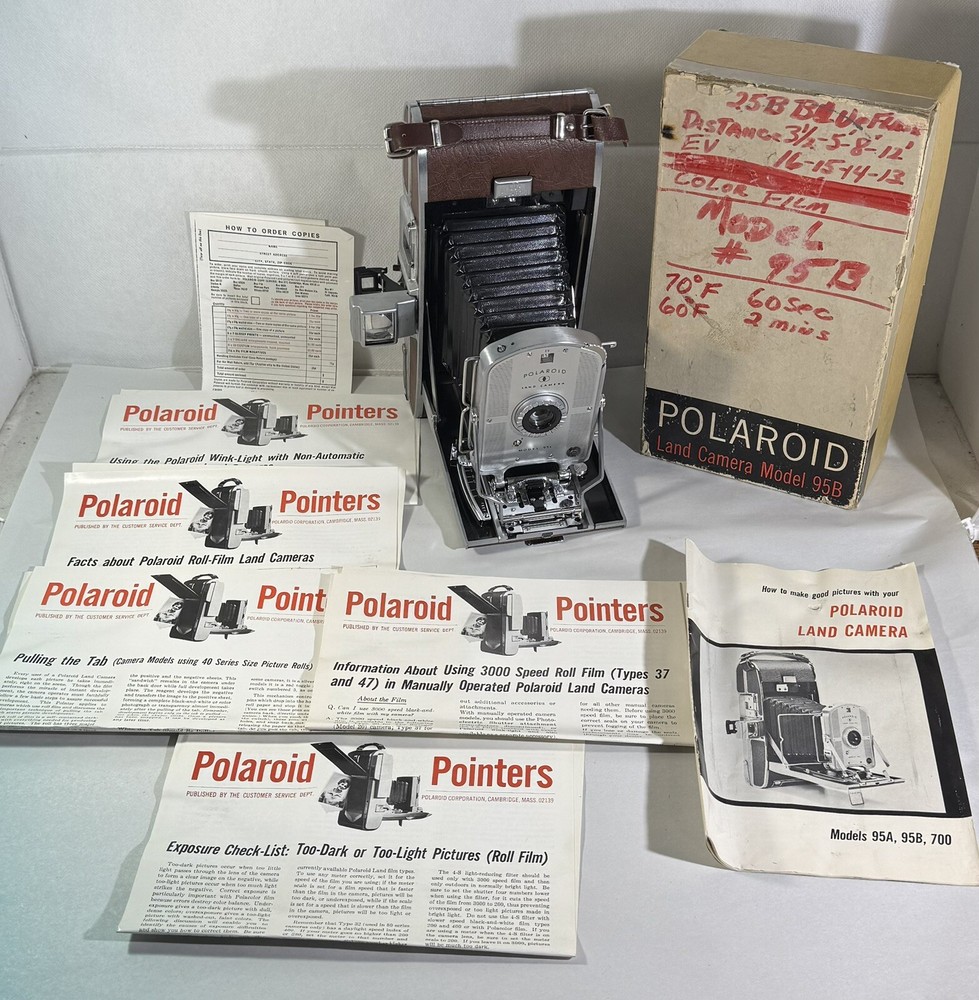 Great Condition Polaroid Land Camera Speedliner Model 95B W/Original Box