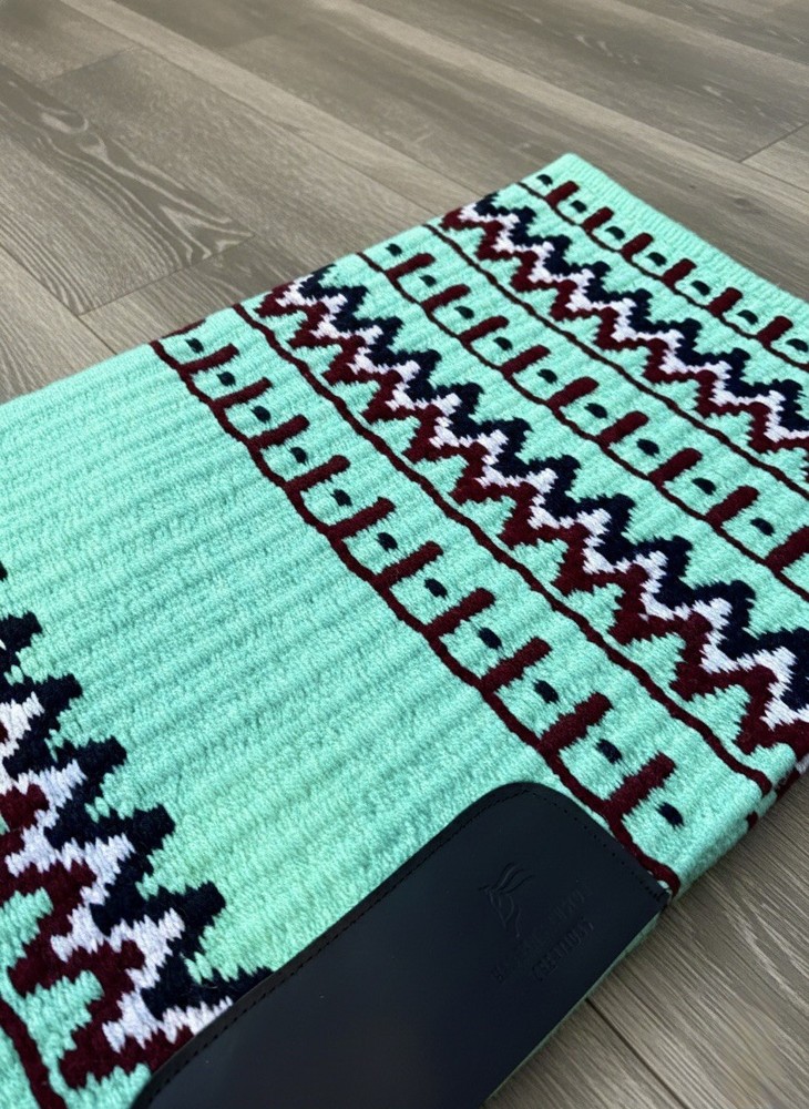 Mint Oversized Western Show Pad