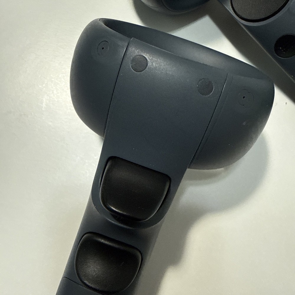 HTC VIVE Focus Plus Virtual Reality Controller (2Q6M200) Pair