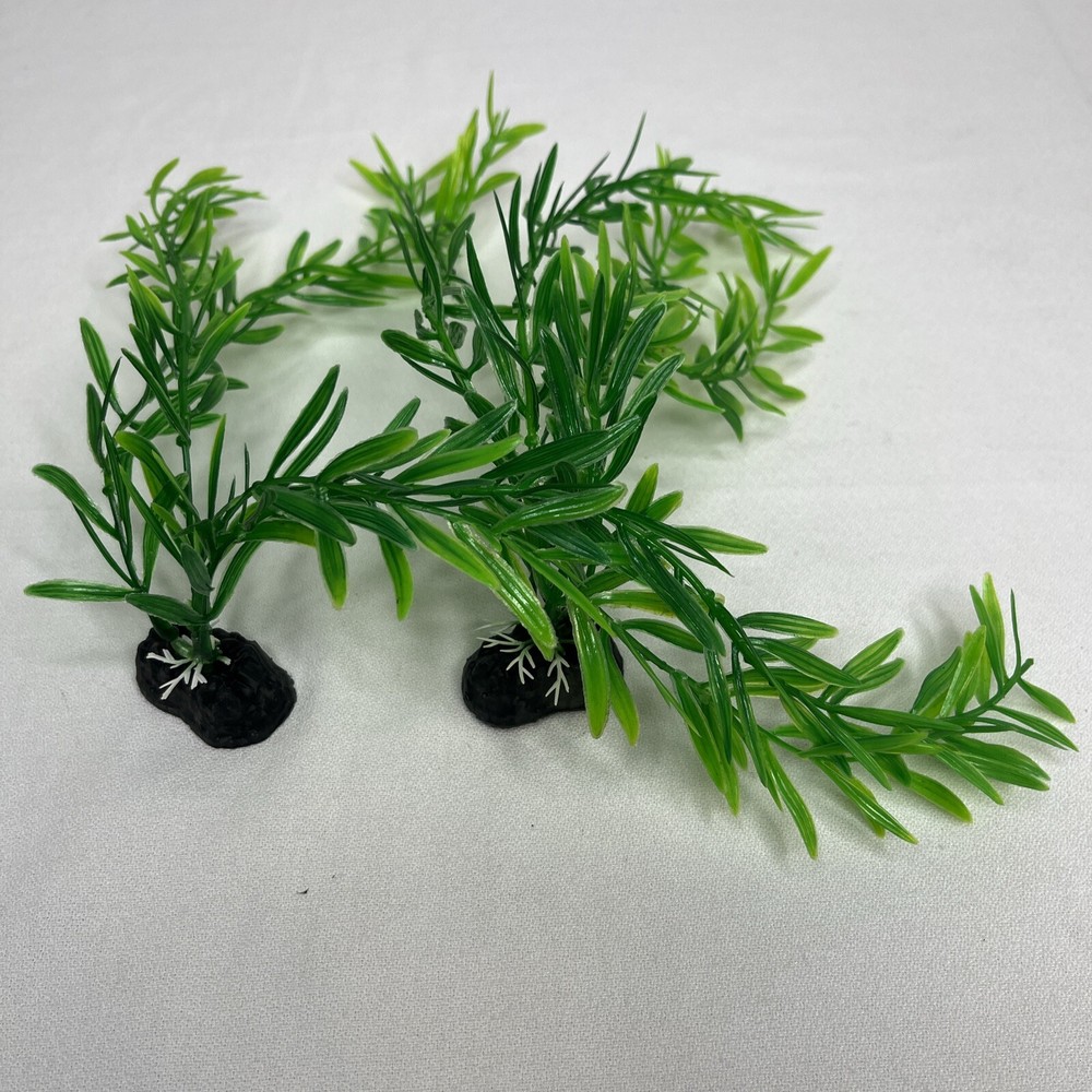 2PC Xunyee Plastic Aquarium Plants