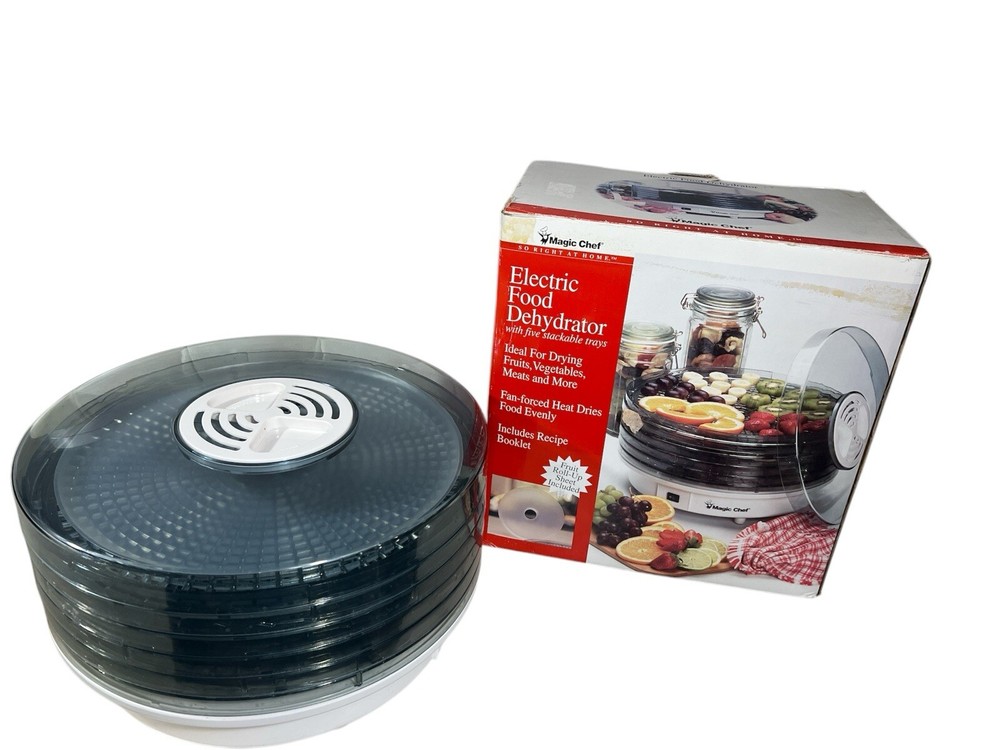 MAGIC CHEF FOOD DEHYDRATOR W/ 5 STACKABLE TRAYS!
