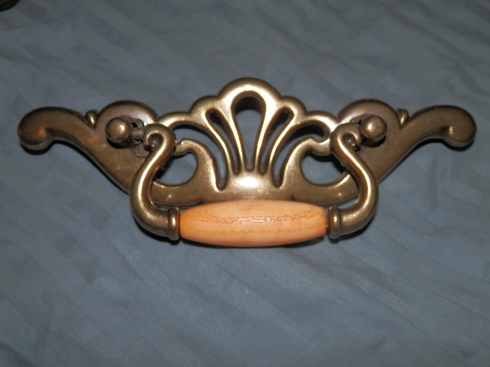 Cont .B. 1992 Drawer Pull handles knobs Cabinet Door brass?
