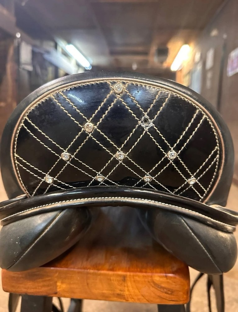 Gorgeous 18" PS Saddle