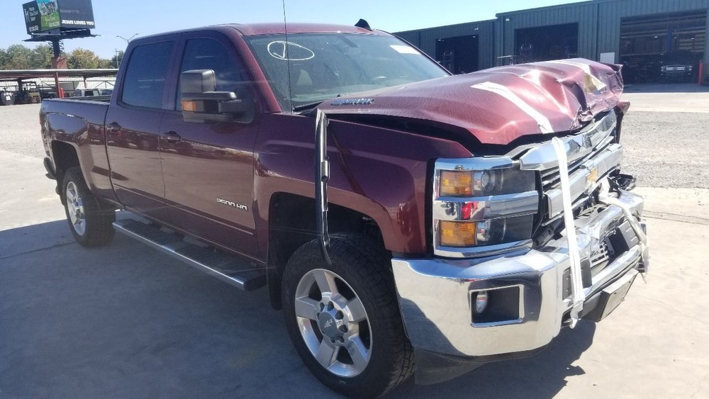 16 CHEVY SILVERADO 2500 HIGH MOUNTED STOP LIGHT