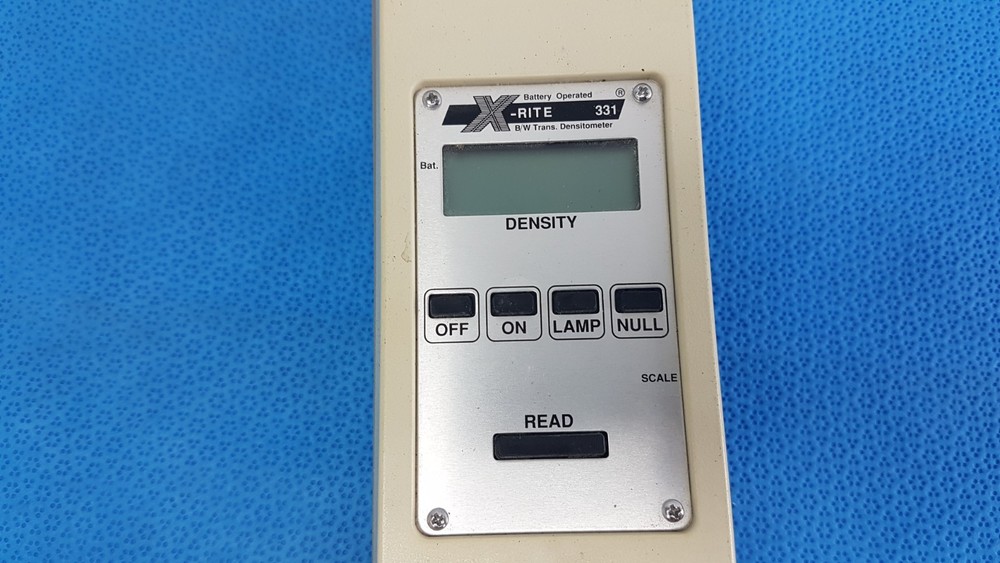 X-Rite 331 Transmission Densitometer – Battery Operated Precision Measuring Devi