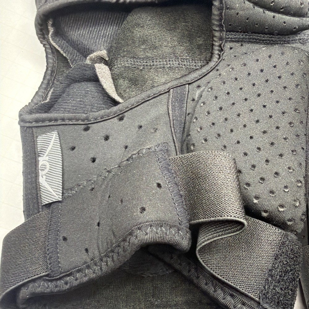 Fox Racing Launch Pro D3O MTB Knee Guards (Small/Medium) (CLEAN, GOOD CONDITION)
