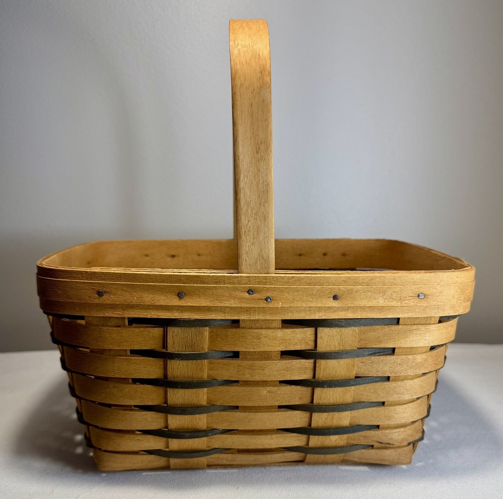 1995 Longaberger Heartland Basket with handle Medium