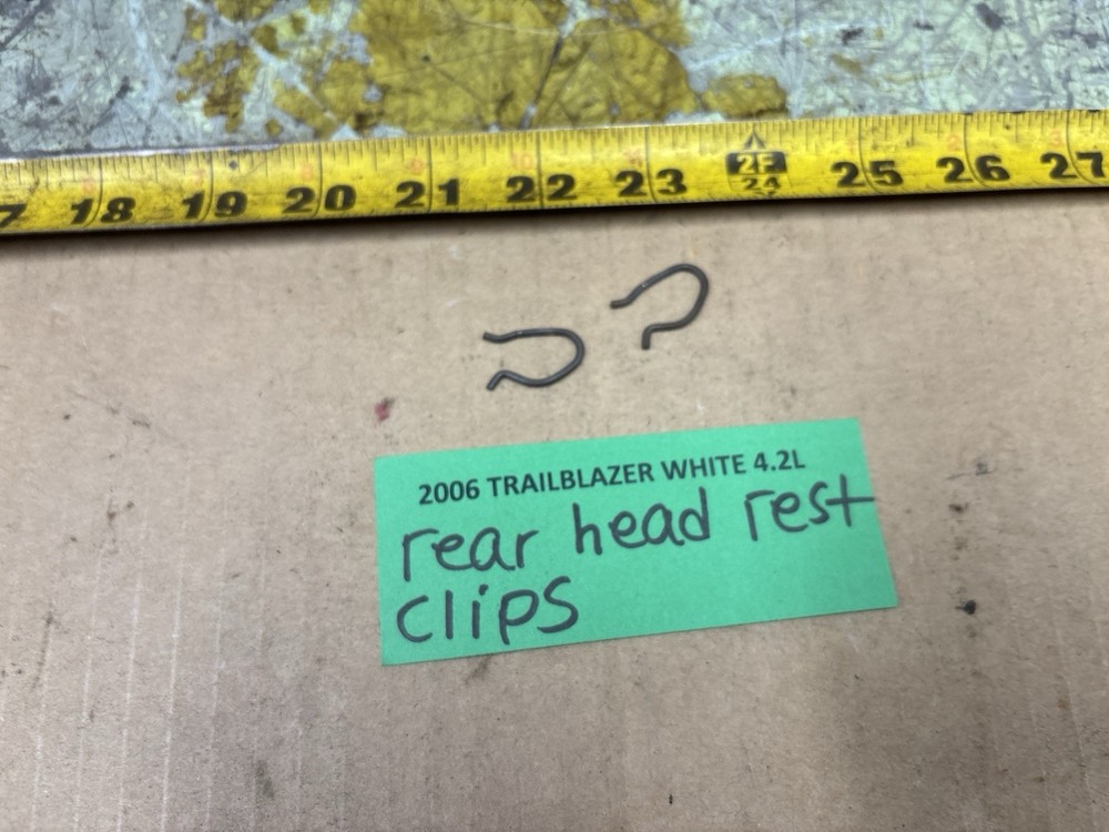 02-09 Trailblazer Rear Seat Fold Down HeadRest Clips