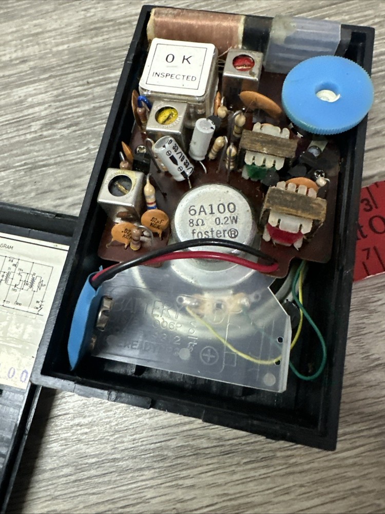 Vintage Realtone Solid State Transistor Radio Tested Working