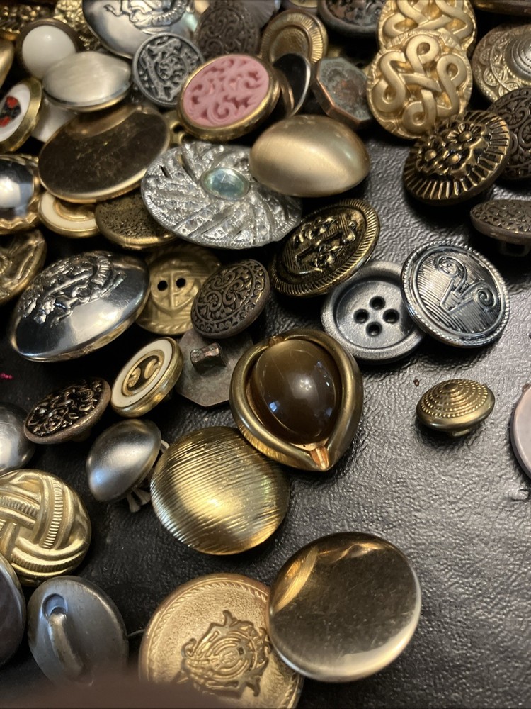 Buttons 100+ Most Metal Misc SB4