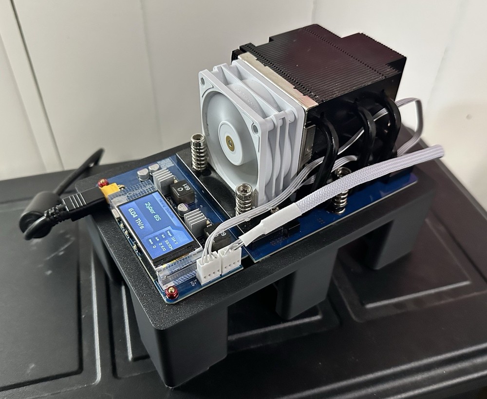 Zyber 8s 6.4TH/s from TinyChipHub