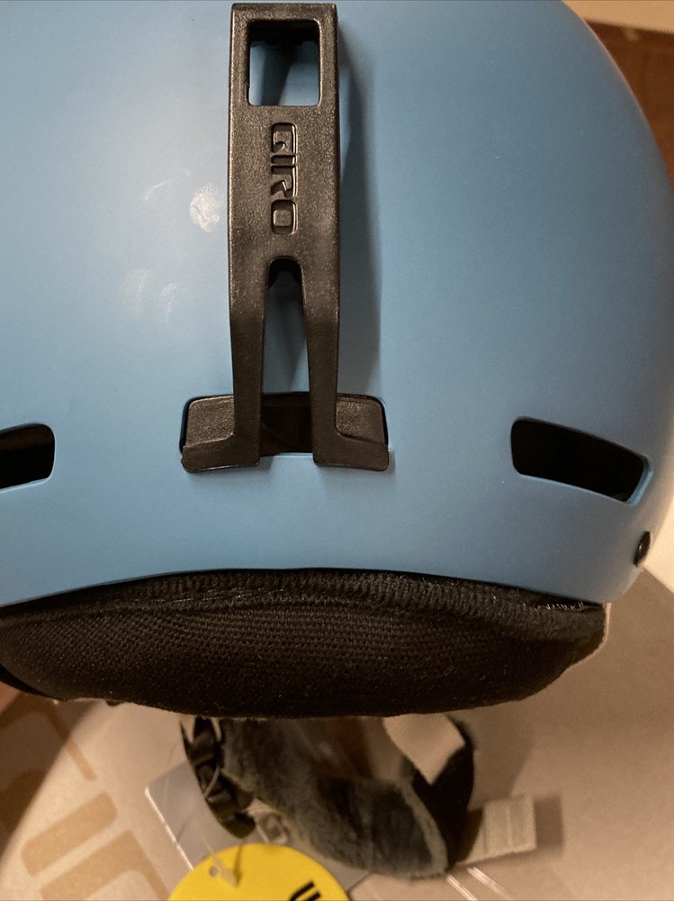 * Giro ledge mips snow helmet matte powder blue small