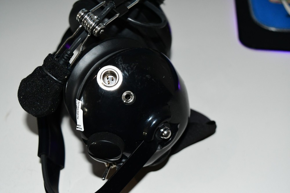 Avcomm Headset - Dual Plug - Aviation Communications Inc. UNKNOWN MODEL W3A3