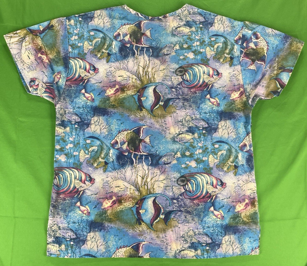 XS Sea Fish Patterned Crest Scrub Top