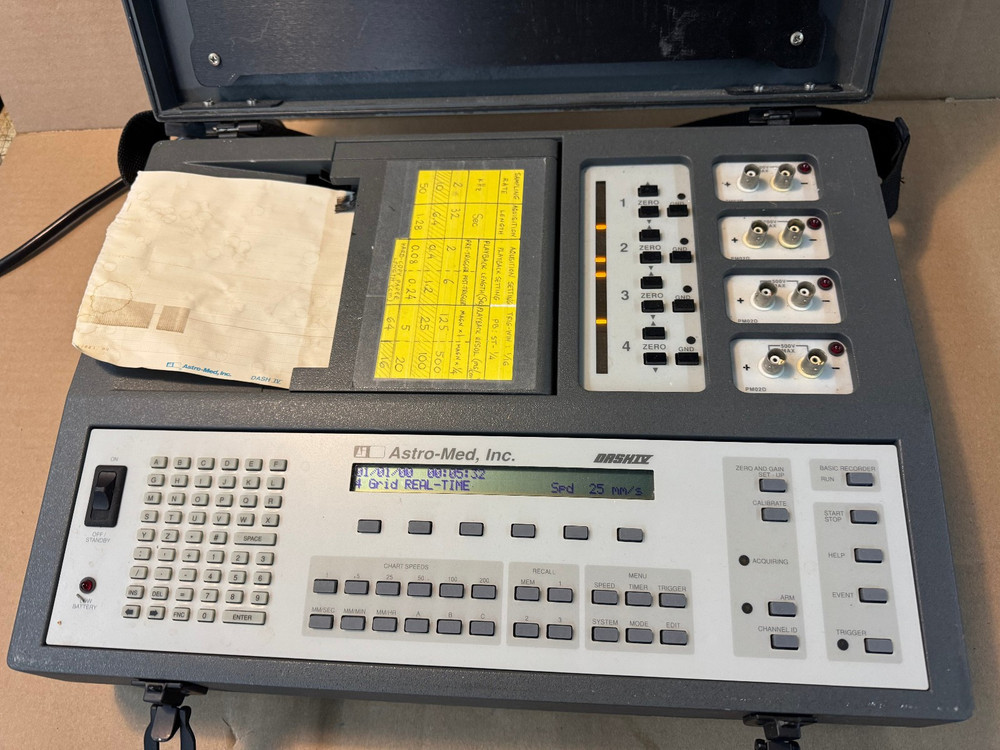 Astro-Med Dash IV Portable Data Recorder / Chart Recorder