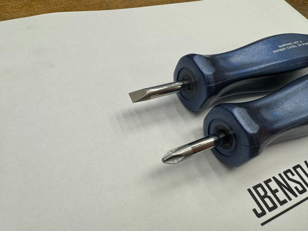 Snap-on Tools RARE POWER BLUE 2pc Hard Standard Handle Stubby Screwdriver Set