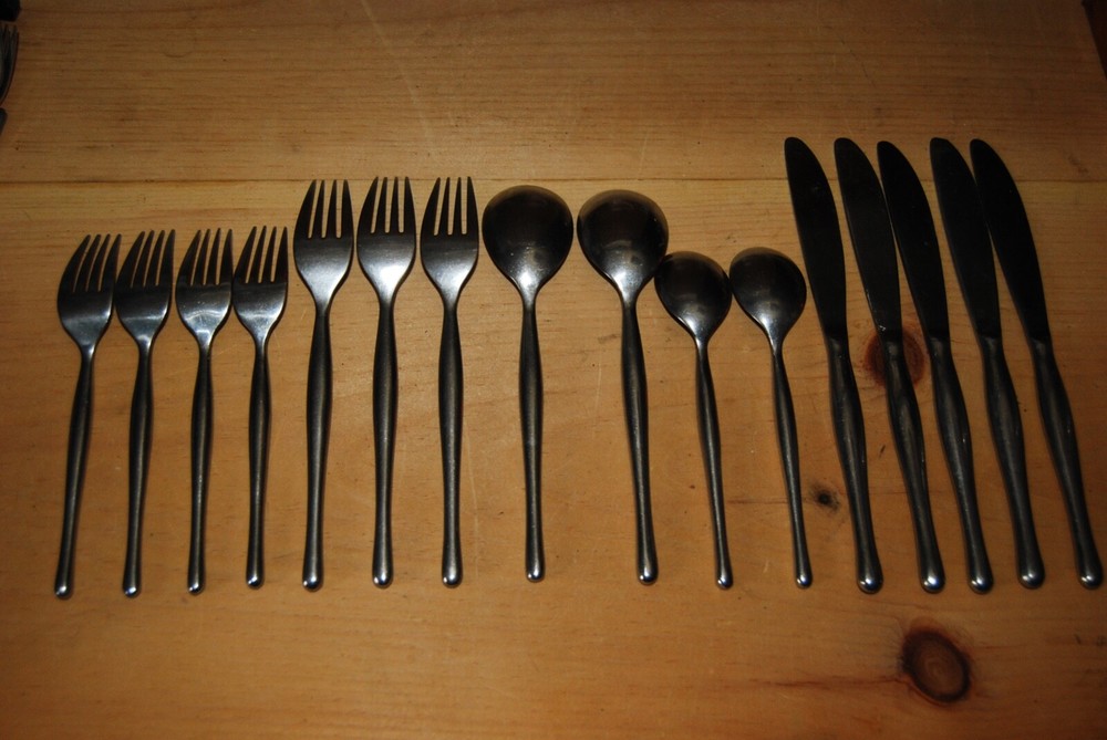 16 Piece Lot Hampton Silversmiths HSV84 Satin Stainless Flatware