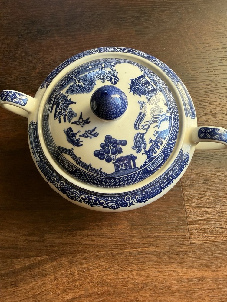 Blue White Willow Pattern Ceramic Sugar Bowl with Lid Handles Glossy Finish