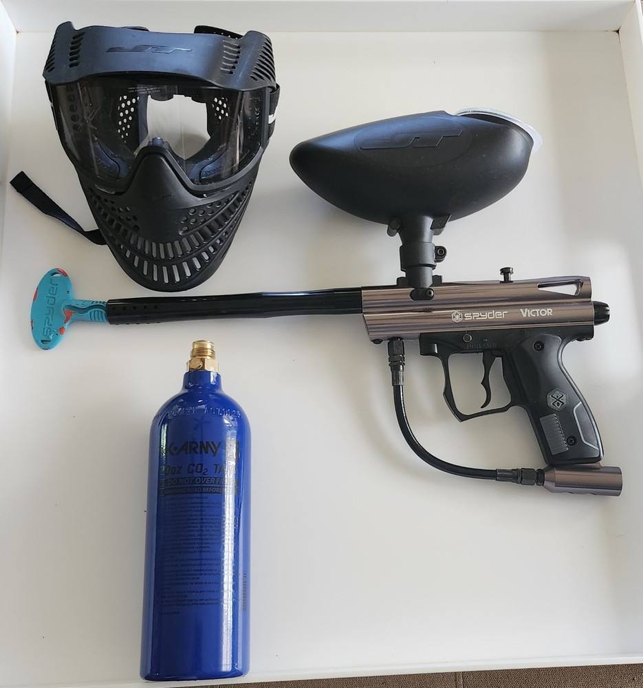Spyder Victor Paintball Gun Starter Package