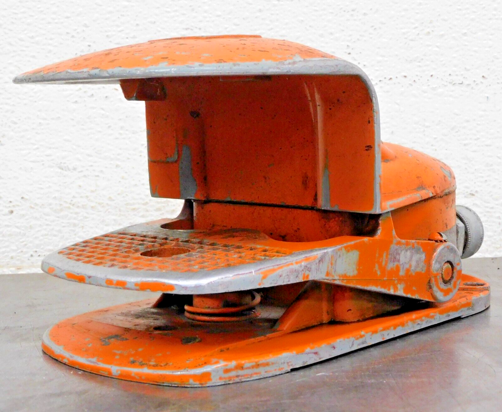 Square D 9002AW2 Foot Pedal Operator Switch 600V 5 A