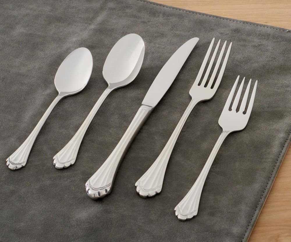 Marquette Fine Flatware Dinner Spoons, Set of 4,Silver
