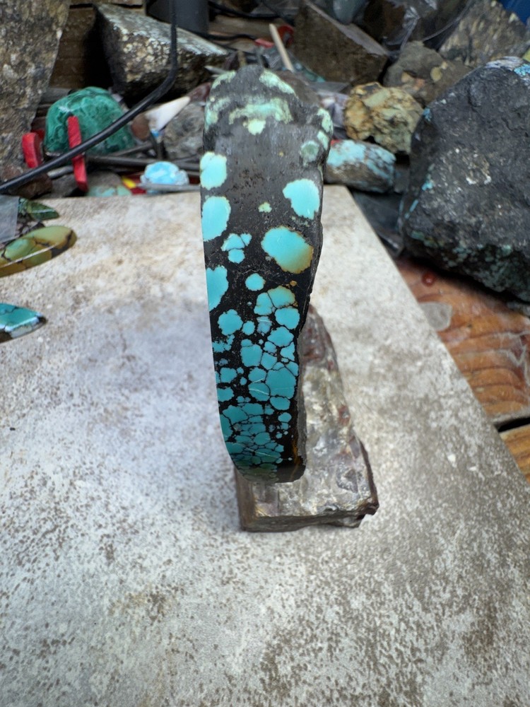 Hubei turquoise stabilized great cloud mountain solid spiderweb nugget