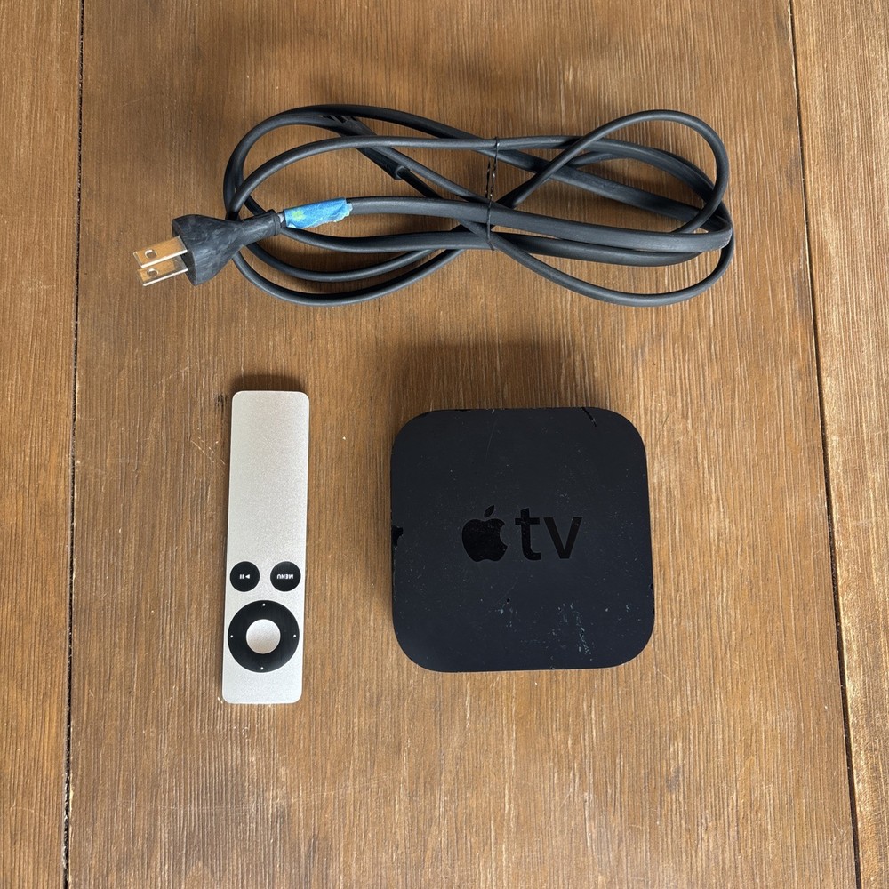 Apple TV 3rd Generation Model A1427 With Silver Remote Works Great!