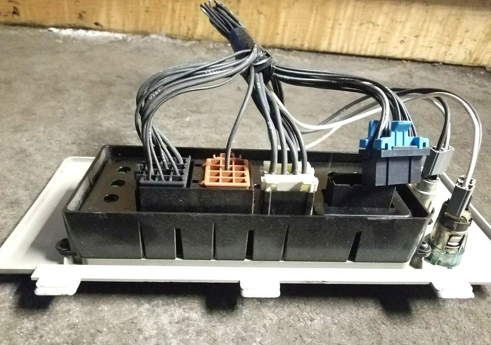 VOLVO CLOCK RADIO TEMPERATURE CONTROL MODULE 20536257