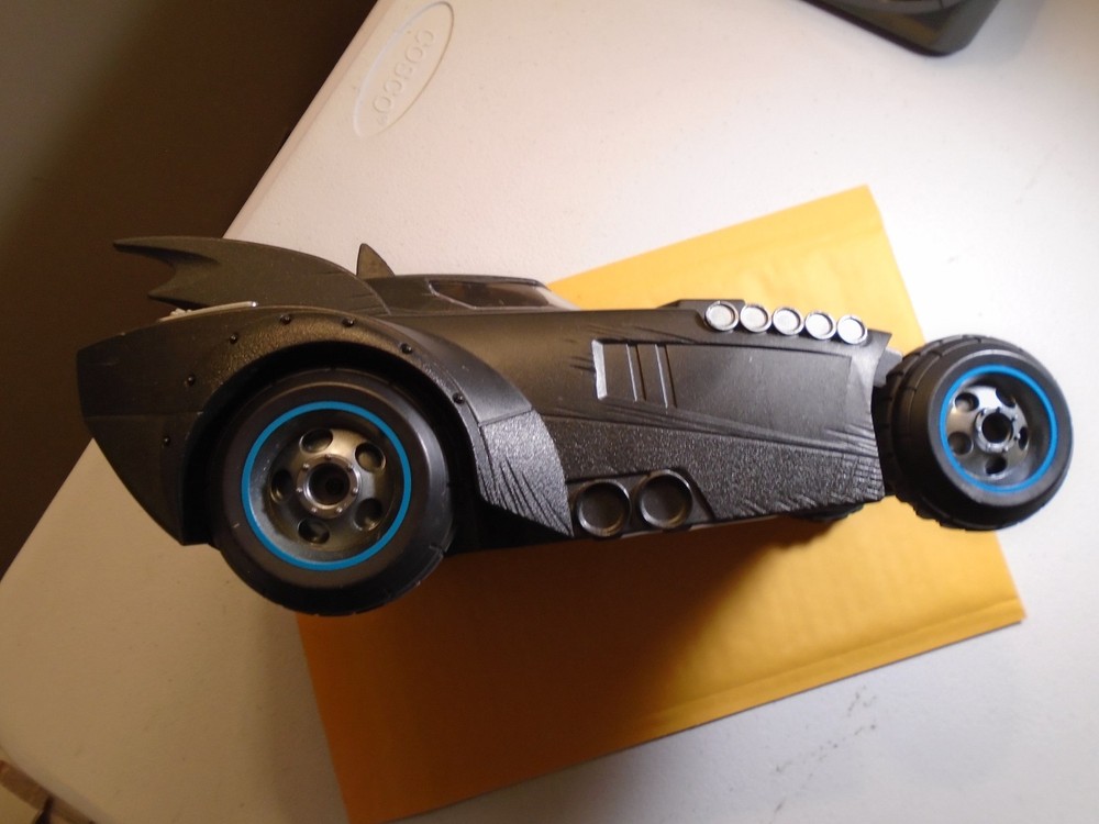DC COMICS SPIN MASTER BATMOBILE,BATMAN ( BATMOBILE 11 INCH ) FREE SHIP