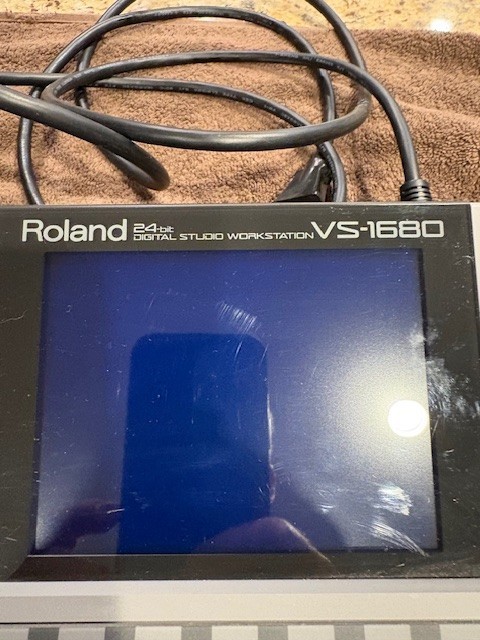 Roland VS-1680 Digital Studio Workstation - Gray - Very good condition