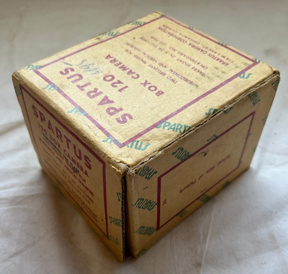 Spartus 120 Box Camera Art Deco Design & Original Box
