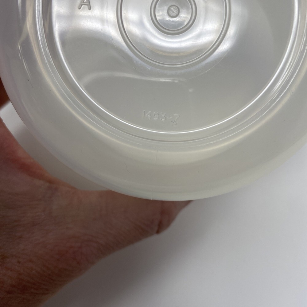 Tupperware VTG Sift It Hand Held Sifter orange