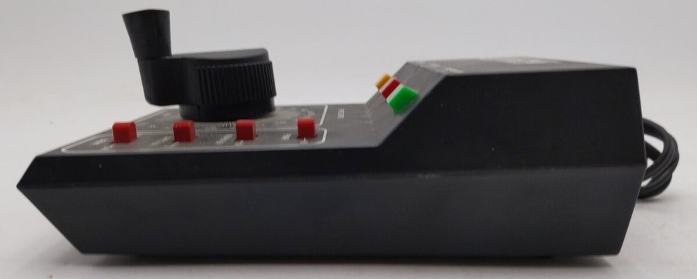 MRC 2500 HO Scale Loco-Motion Tech II Model Train Control EX