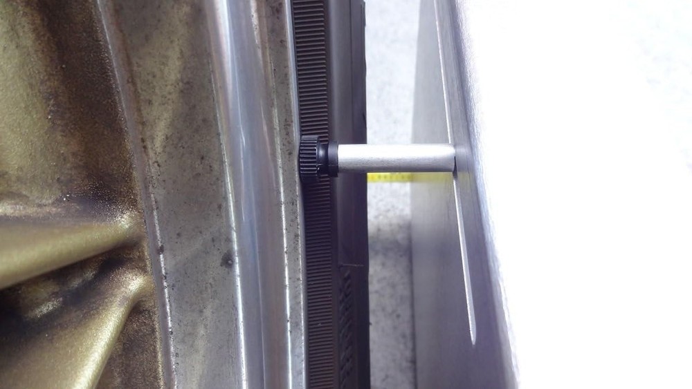 Professional Wheel Alignment Tool - High-Resolution Tape Measures Included