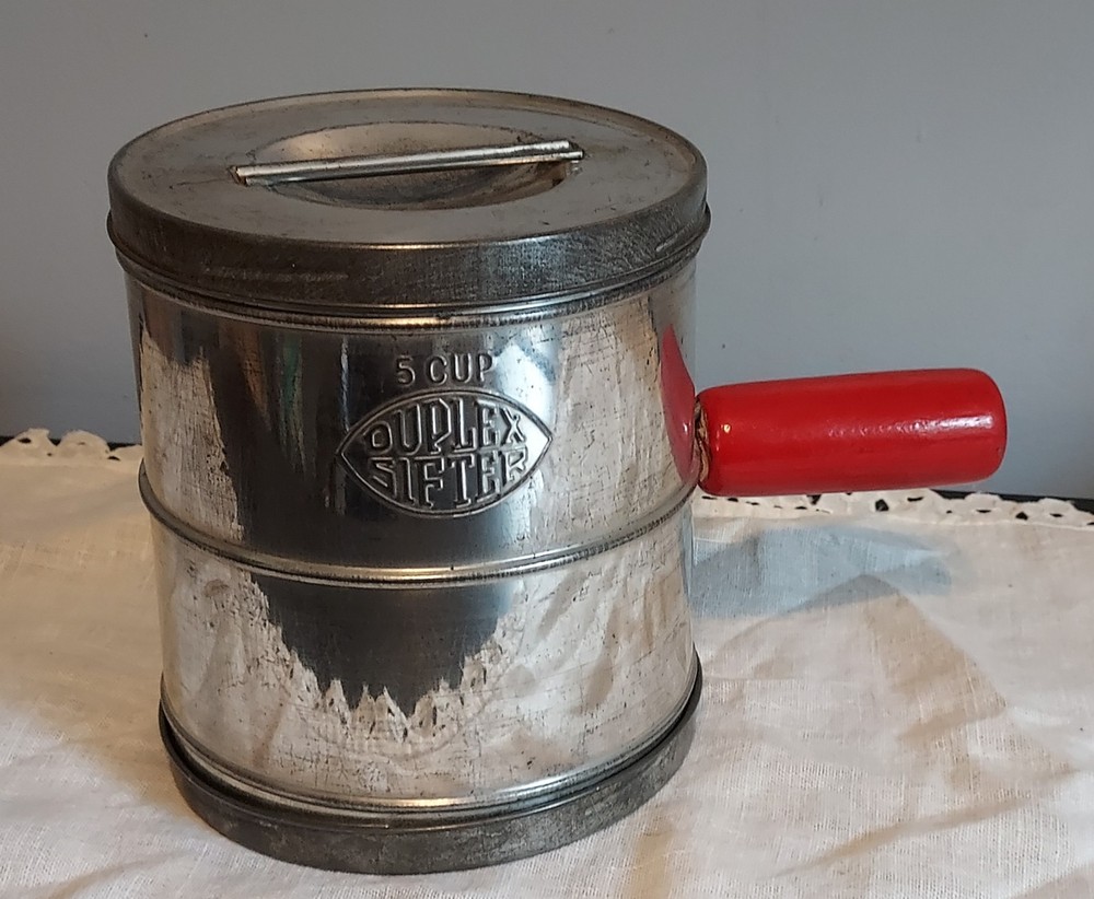 vintage Duplex 5 cup sifter red handle kitchy