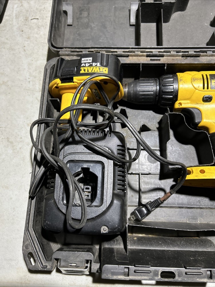 DeWalt DC728 14.4 volt Cordless Drill - Two Batteries - Tested