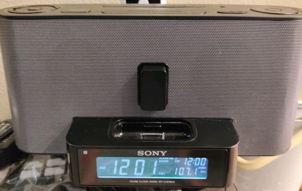 Sony ICF-C1iPMK2 Dream Machine Clock Radio w/ Ipod Dock *Excl* ✅